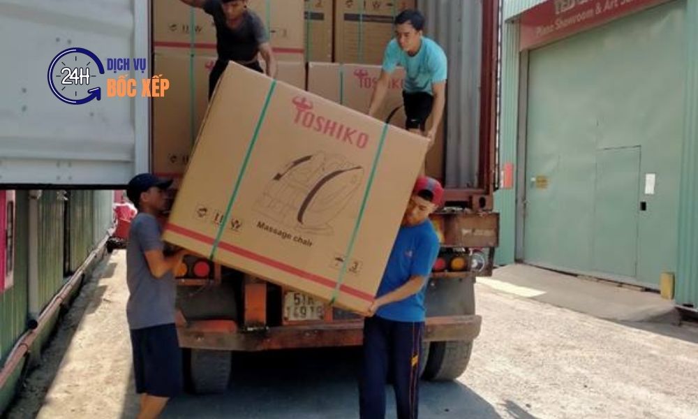 Dịch vụ bốc vác Bình Tân giúp tiết kiệm chi phí thuê nhân công ngắn hạn