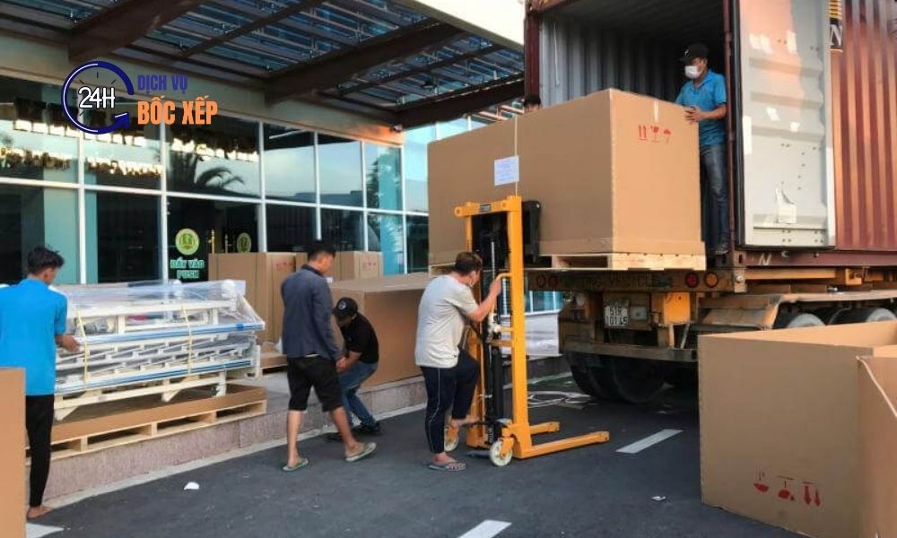 Dịch vụ bốc vác Hoàng Mai chuyên nhận khuân vác hàng hóa theo giờ