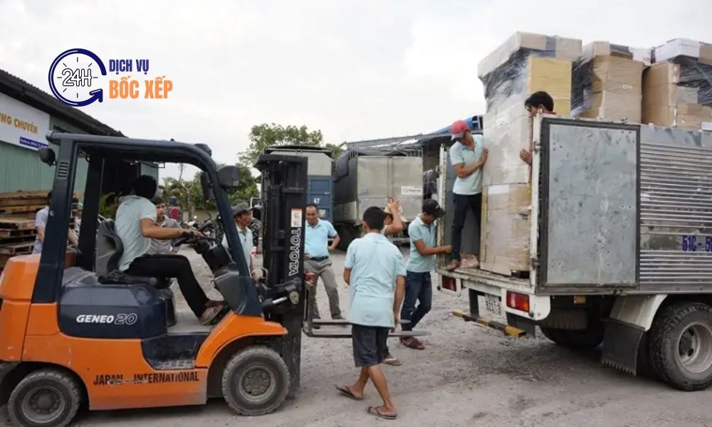 Dịch vụ bốc vác Long Biên hỗ trợ sắp xếp và di dời hàng hóa gọn gàng