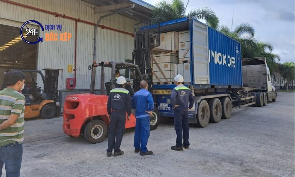 Dịch vụ bốc vác Bắc Từ Liêm hỗ trợ sắp xếp hàng hóa và dọn kho nhanh