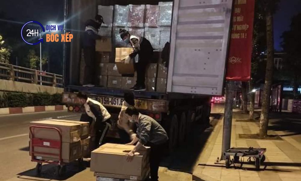 Đội ngũ bốc xếp bốc vác Cầu Giấy hỗ trợ chuyển kho và vận chuyển hàng hóa