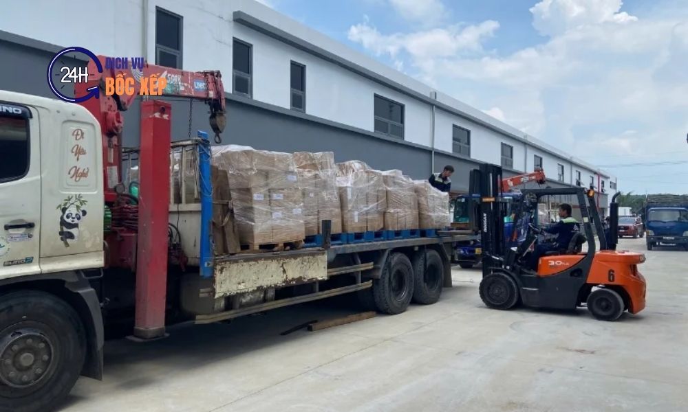 Dịch vụ bốc xếp khu công nghiệp hỗ trợ nhanh cho kho xưởng và nhà máy